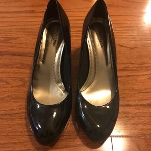 Black high heels size 9.5 WIDE